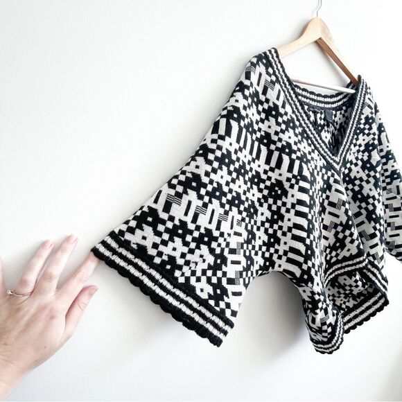 Moda International Black White Sweater Wool Blend Geometric V-Neck Women's S - Picture 4 of 8